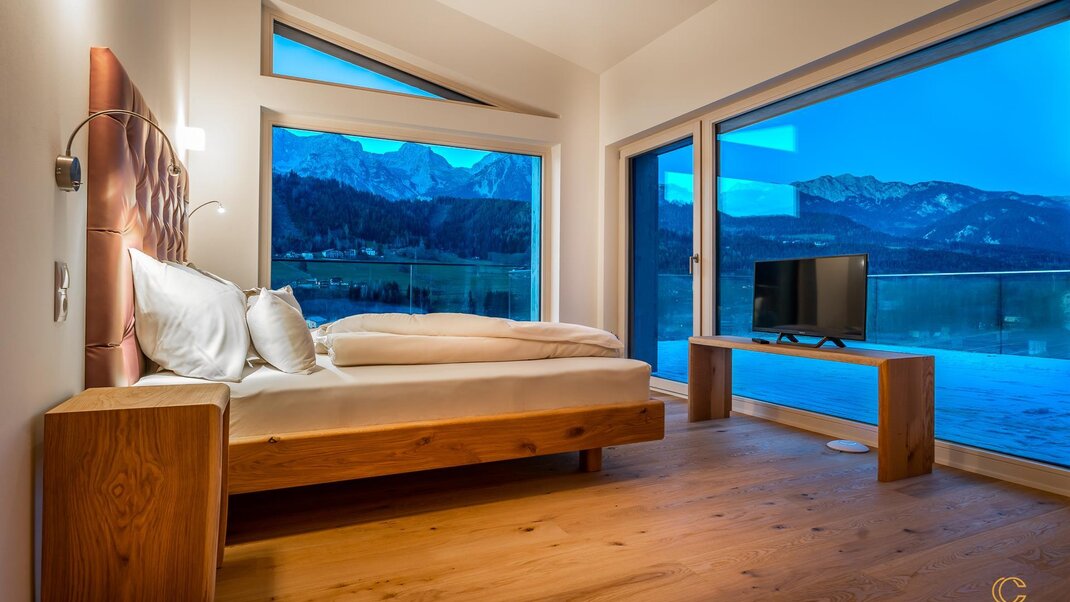 Spacious bedrooms and terraces Spacious bedrooms and terraces